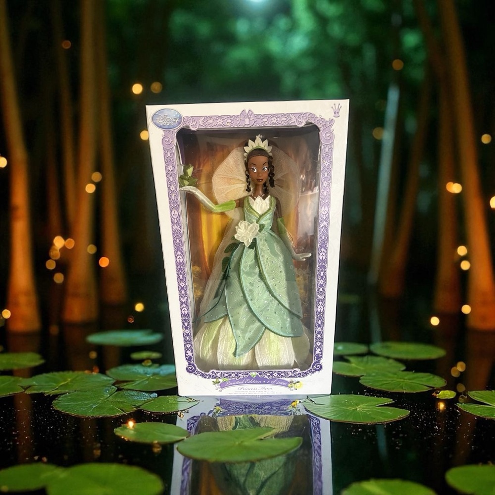 *SOLD* Disney Store The Princess and the Frog Tiana Limited Edition Doll 2010